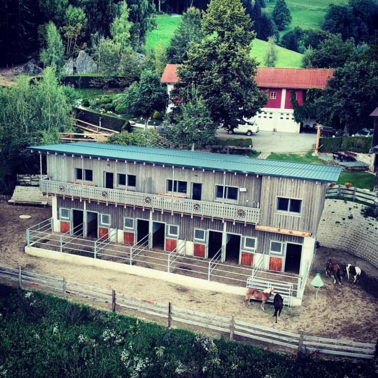 Erlebnisbauernhof Gutschi Ranch Kamp Bagian luar foto